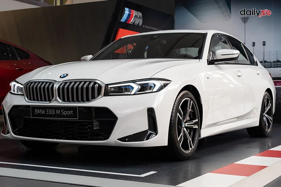 Dầu nhớt BMW 330i 
