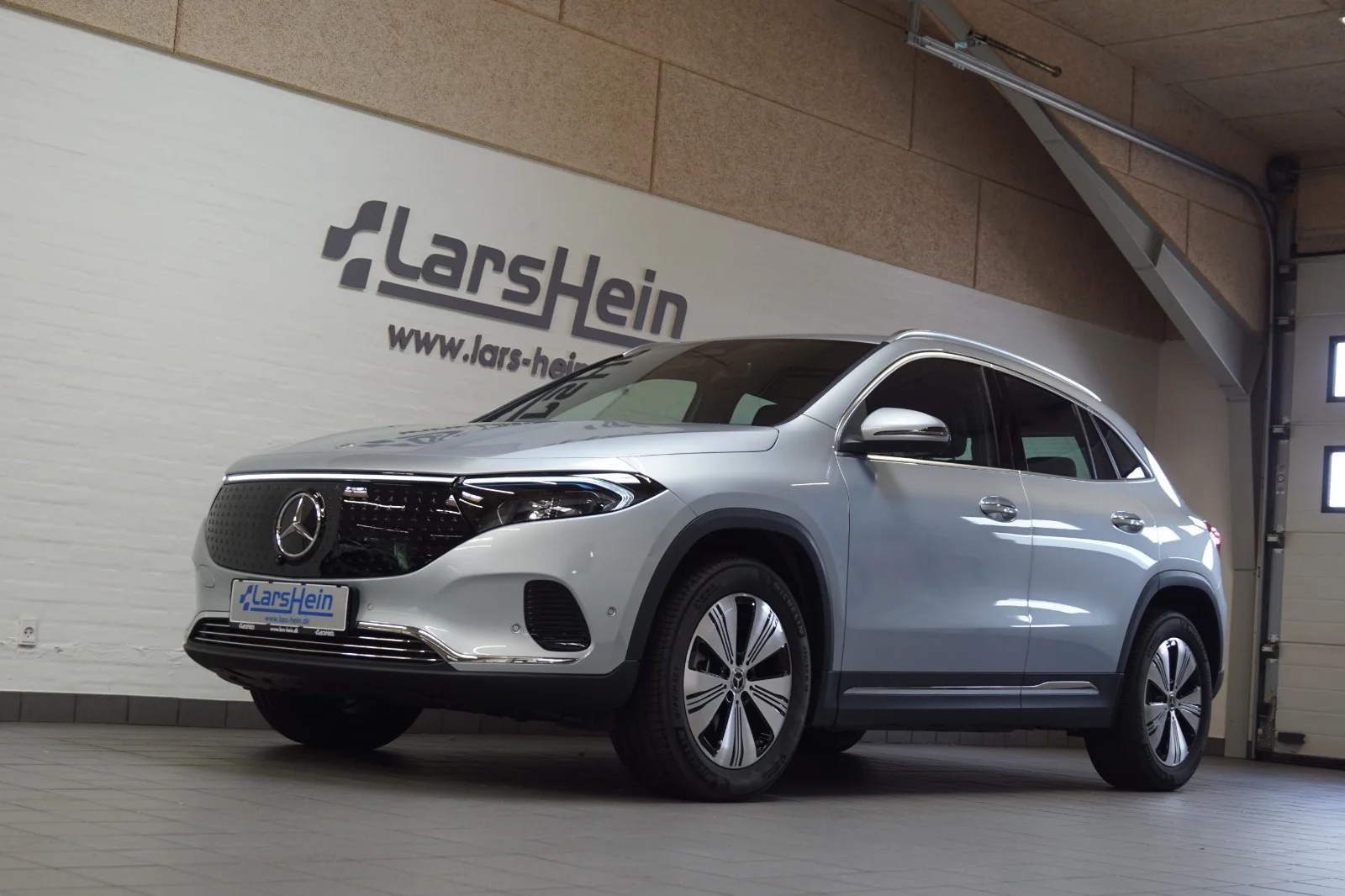 Lốp xe MERCEDES -BENZ EQA250