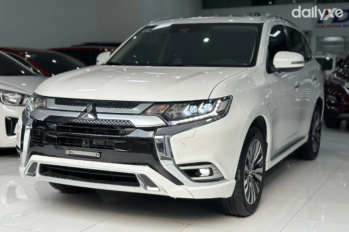 Dầu nhớt Mitsubuishi Outlander