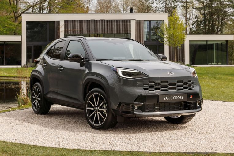 Dầu nhớt Toyota Yaris Cross