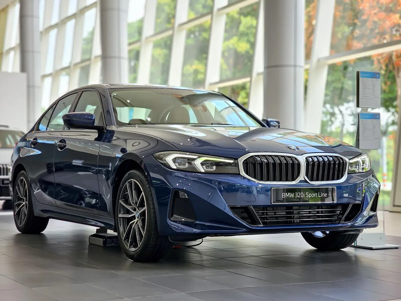 Lốp xe BMW320i 