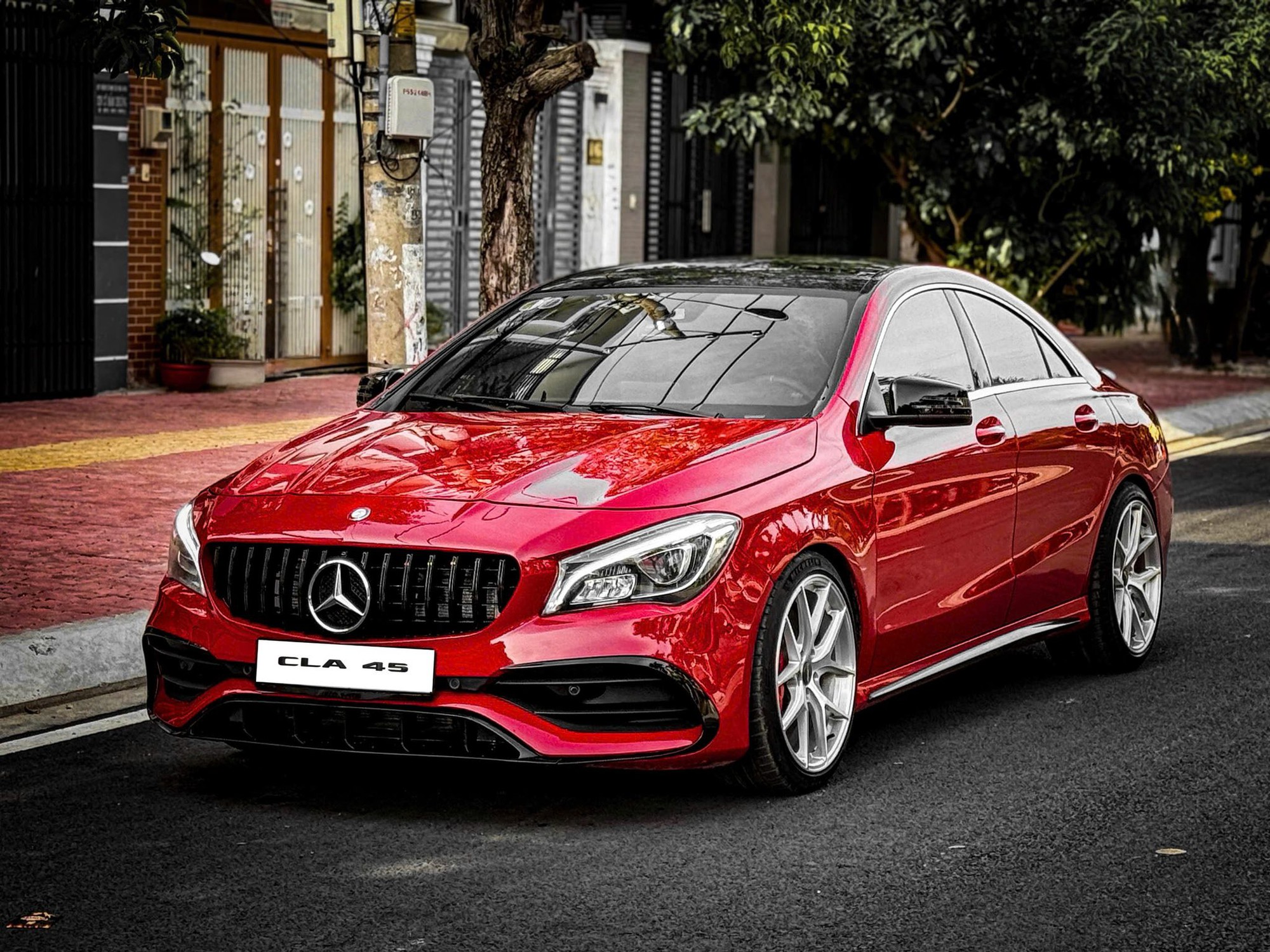 Dầu nhớt Mercedes- Benz CLA45 AMG 