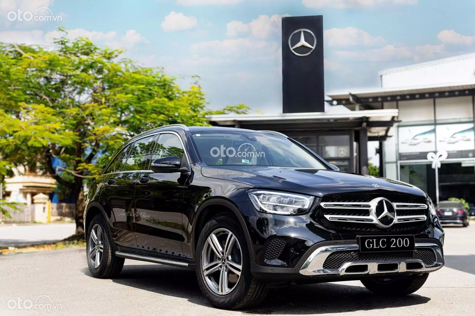 Dầu nhớt Mercedes- Benz GLC200 